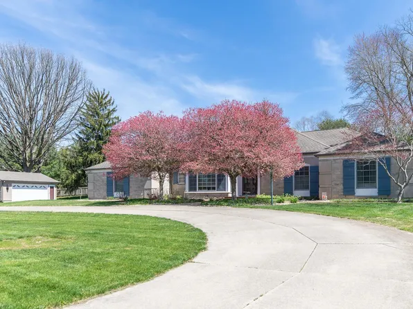 4000 E Stonegate Dr, Bloomington, IN 47401