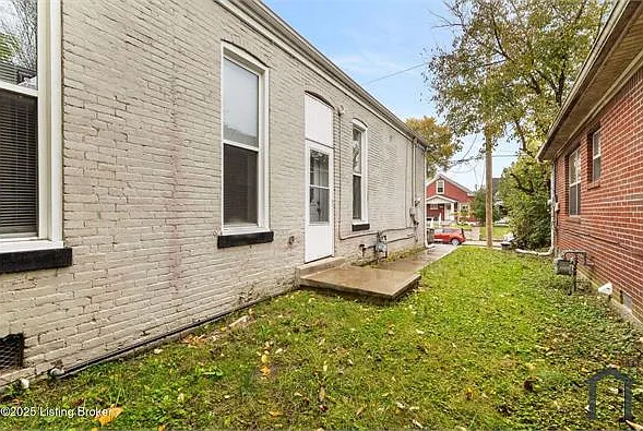 408 Dr W J Hodge St #J — Photo 6