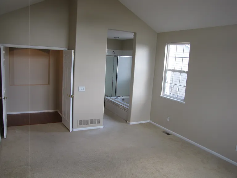 9202 Royal Melbourne Cir — Photo 36