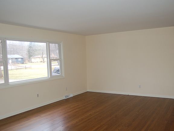 Spacious living room