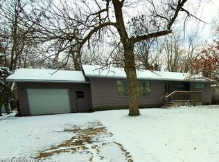309 Roberts Ave NE, Warroad, MN 56763