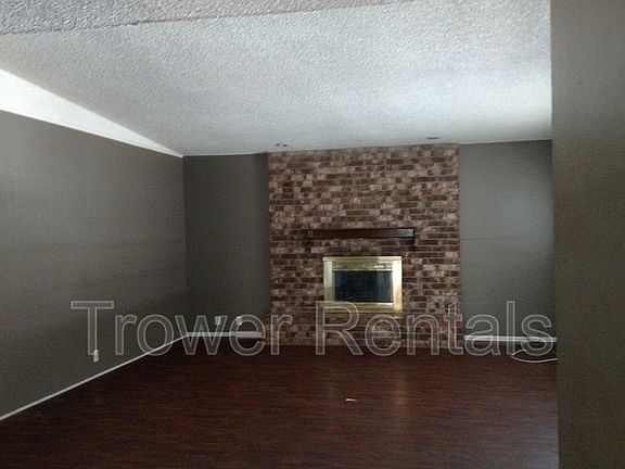 2nd image of 4130 Lynbrook Ave
