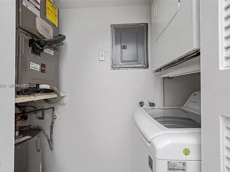 200 Lakeview Dr #101 — Photo 20
