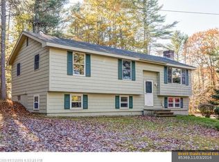 1 Pettengil Rd, Freeport, ME 04032