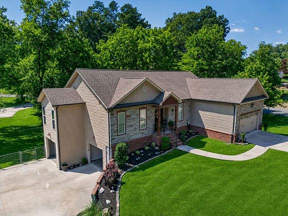 2nd image of 2356 Gale Ln