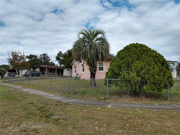 3rd image of 650 S Wellington Dr