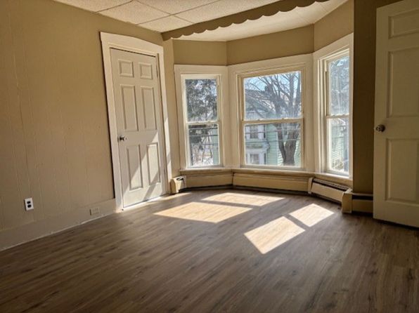 11 Union St APT 4