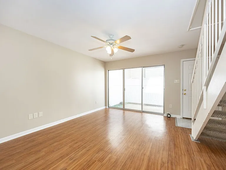 454 W Parker Blvd #A10 — Photo 4