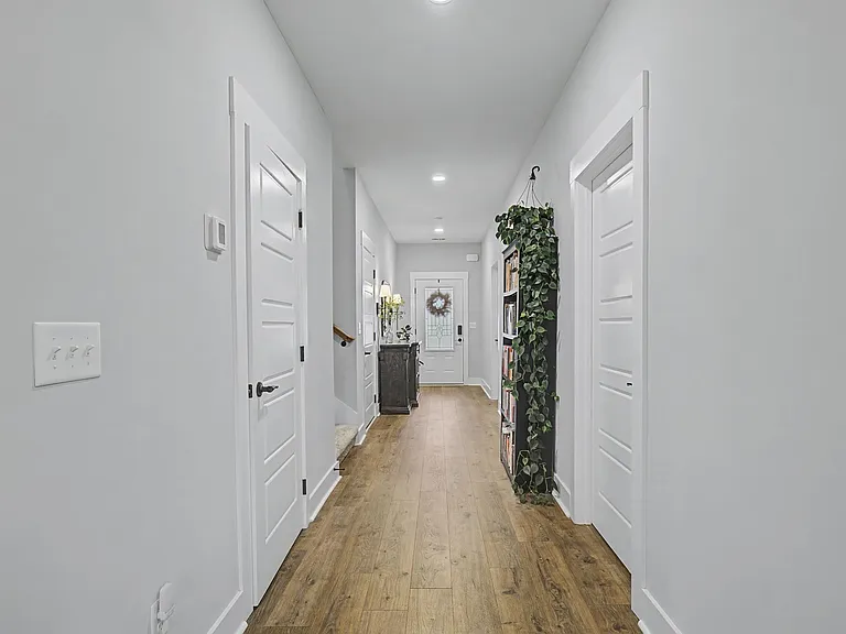 959 Alton Dr — Photo 3