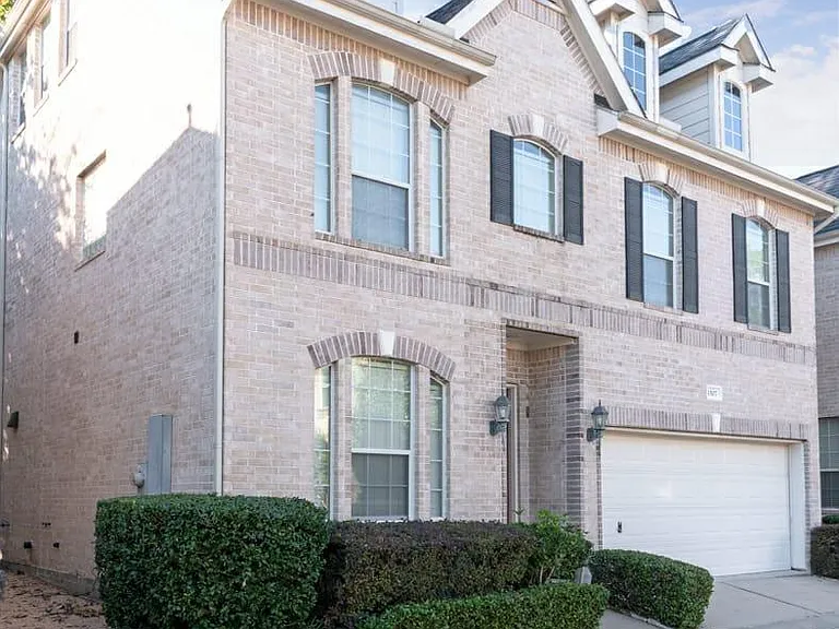 1507 Shady Villa Manner — Photo 2