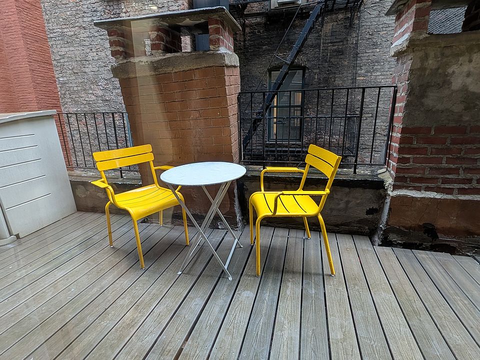 1st image of 110 6th Ave #6