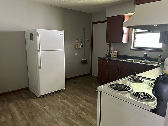 5th image of 433 Missouri St