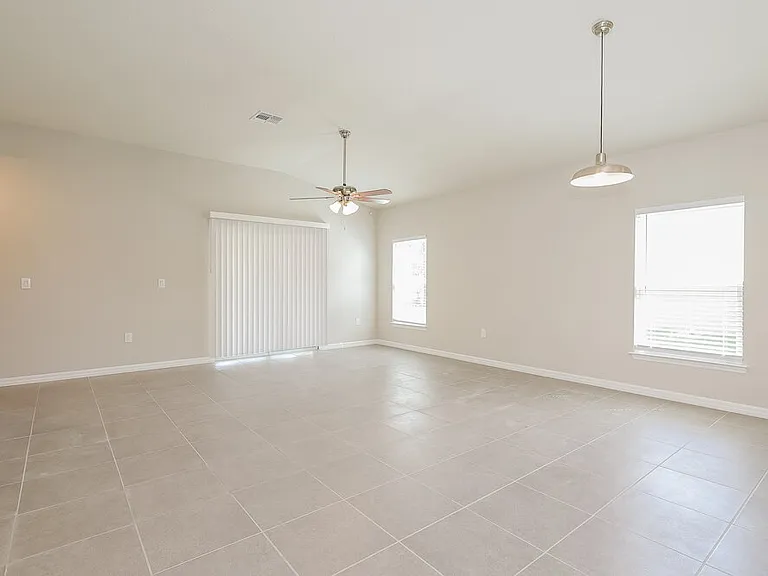 1660 Redfin Dr — Photo 6