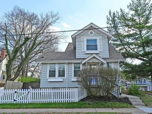 4147 Maple Dr, Cincinnati, OH 45209