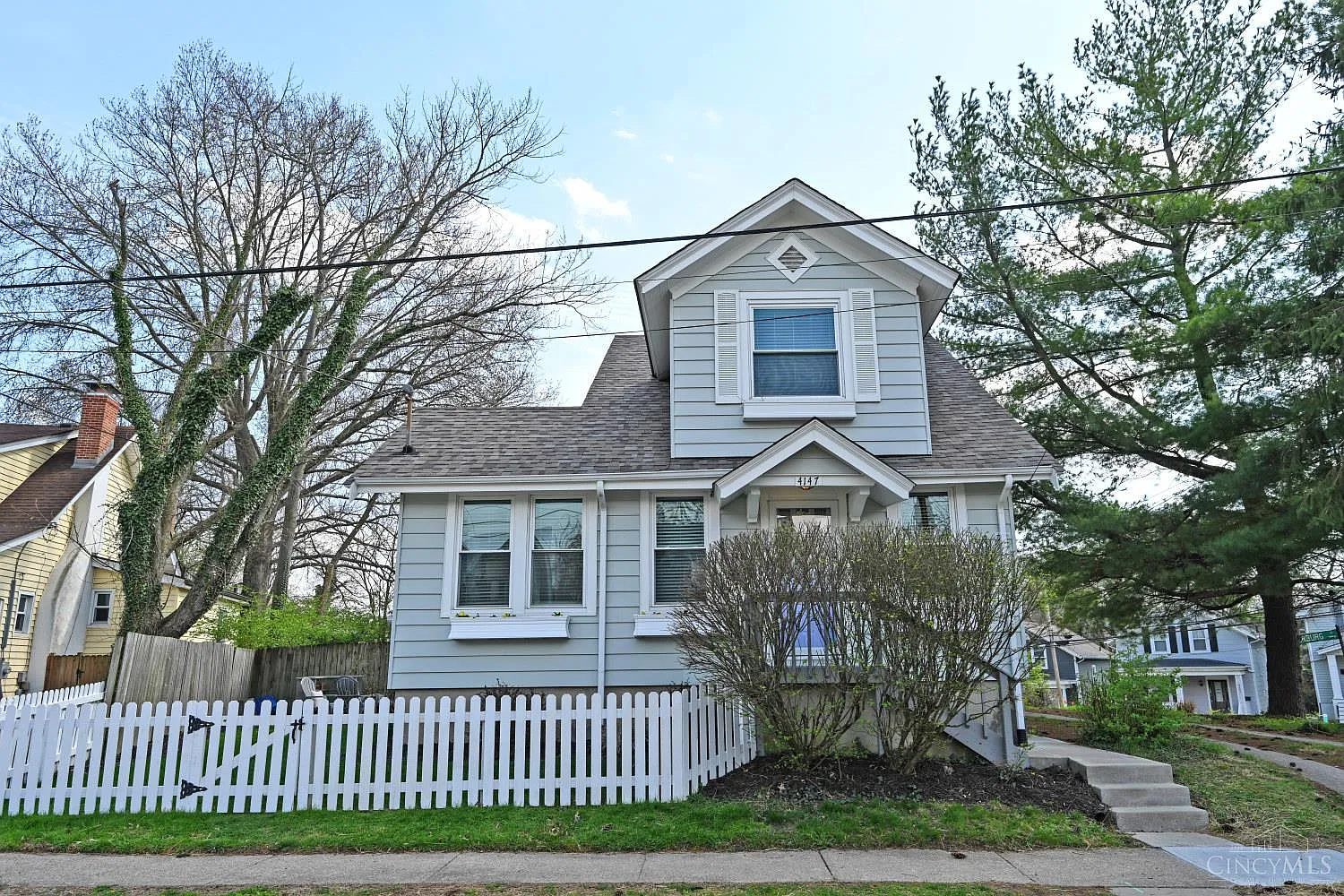4147 Maple Dr photo 1