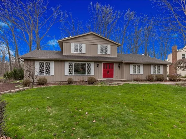 8653 Hollis Ln, Brecksville, OH 44141