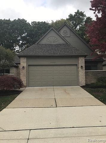 1st image of 24653 Edgewood Ct N #1