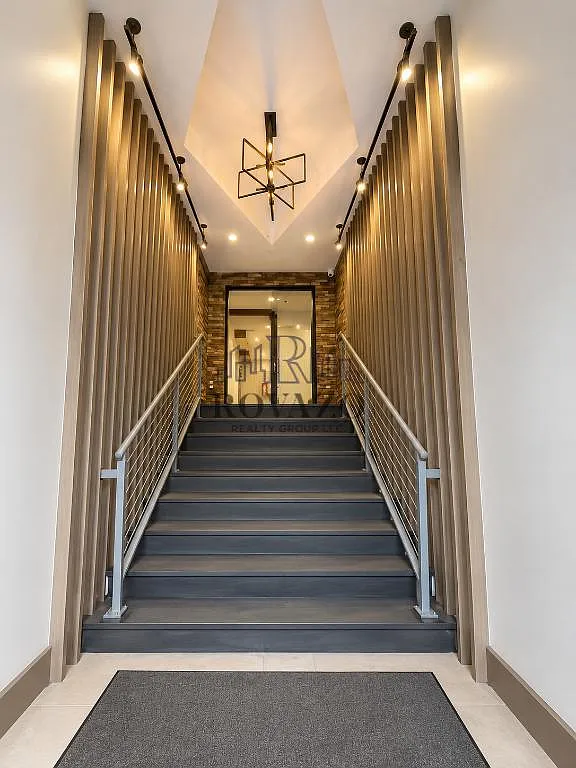 2 bed, 600 sqft, $1,795 — Photo 3