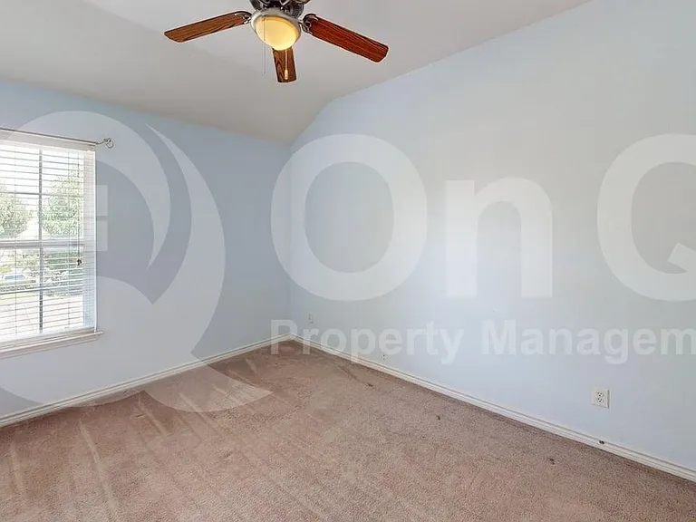 5912 Clearwater Dr — Photo 12
