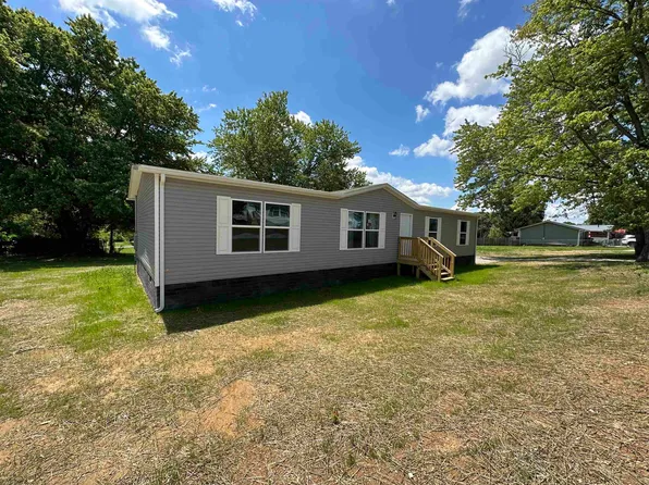2511 Montana Ave, Hurricane, WV 25526