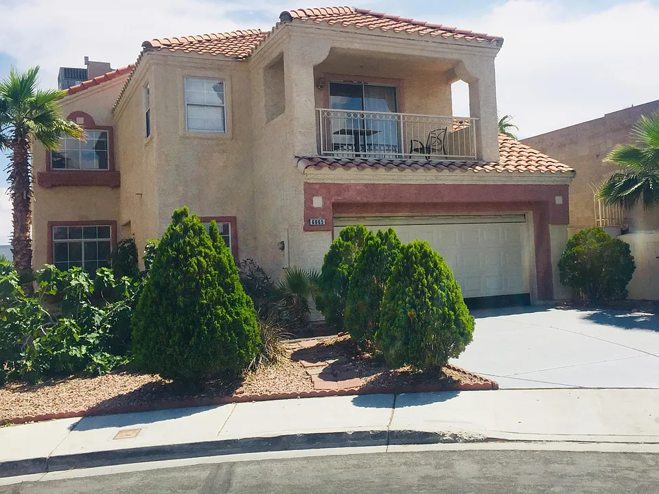 6665 Goldencreek Way