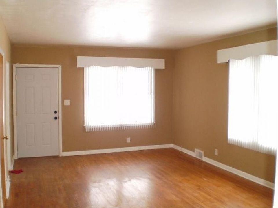 2nd image of 3224 13th Ave