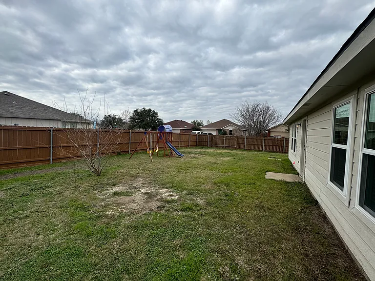 2705 Melanie Dr — Photo 11