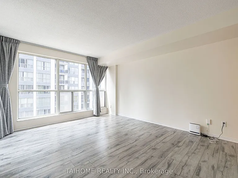 28 Hollywood Ave #809 — Photo 12