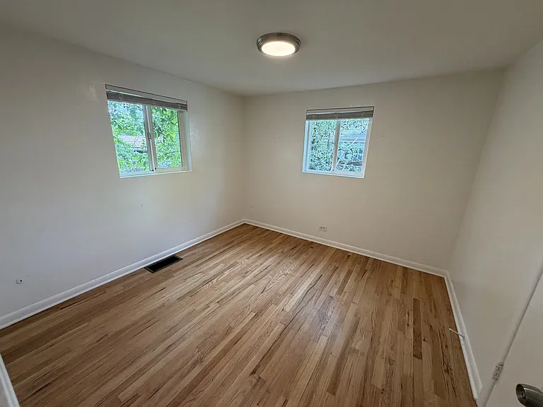 5385 S Crocker St — Photo 11