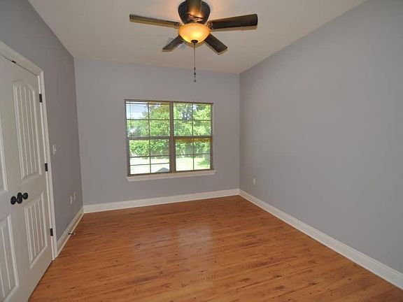 4th image of 417 Chavanne St #1