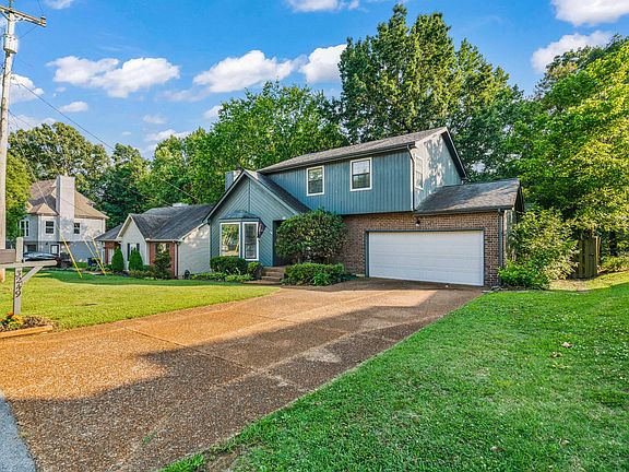 4th image of 3249 E Lake Dr