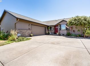 1061 Applegate Pl, Harrisburg, OR 97446