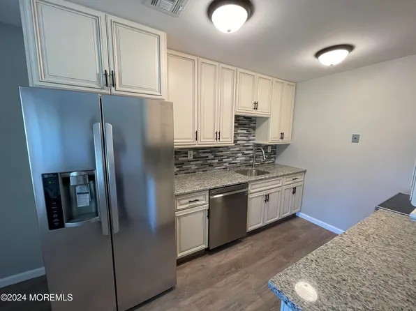 827b Balmoral Court, Lakewood, NJ 08701