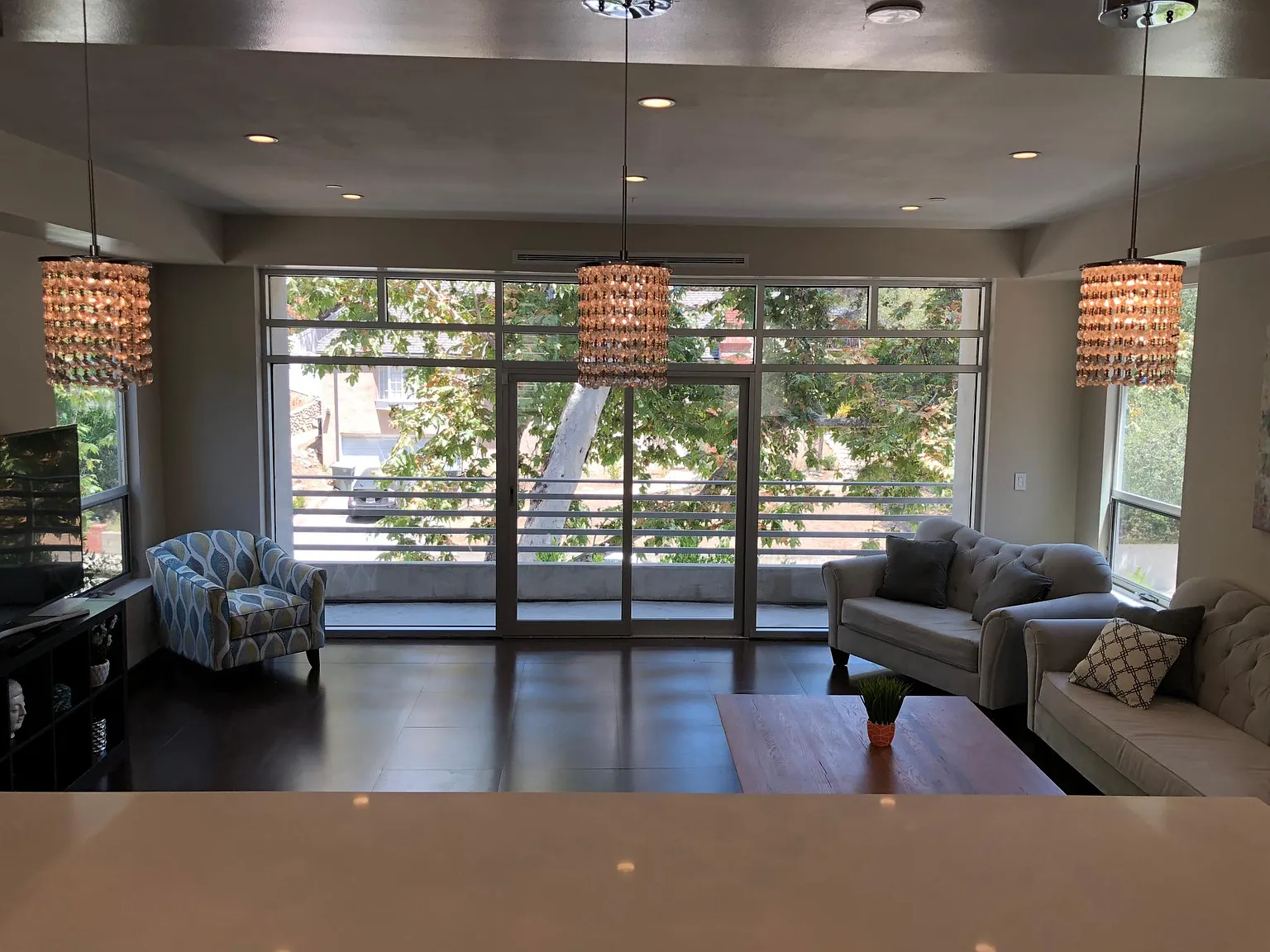 2827 Chevy Chase Drive — Photo 4