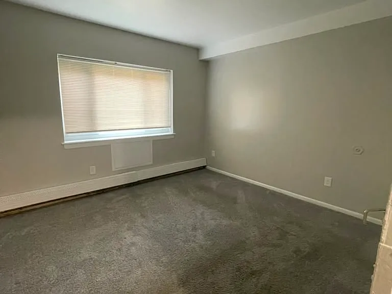 259-279-B68 Oakville Ave #1 — Photo 5