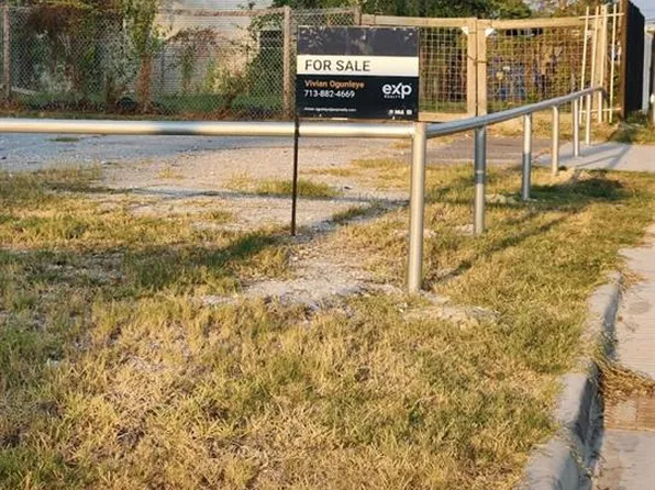5803 Laura Koppe Road, Houston, TX 77016
