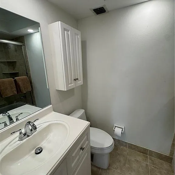 37 High Point Cir E #305 — Photo 10