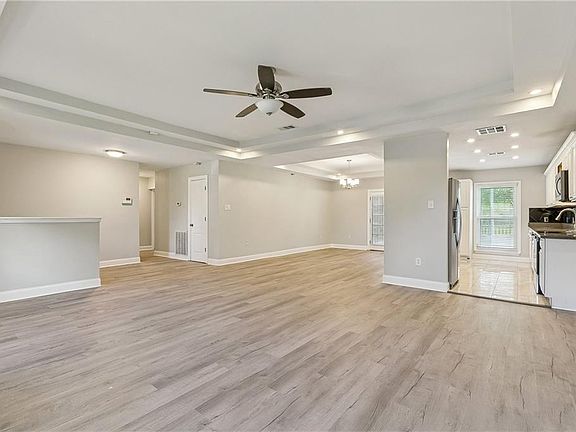 5th image of 7319 Sheffield St