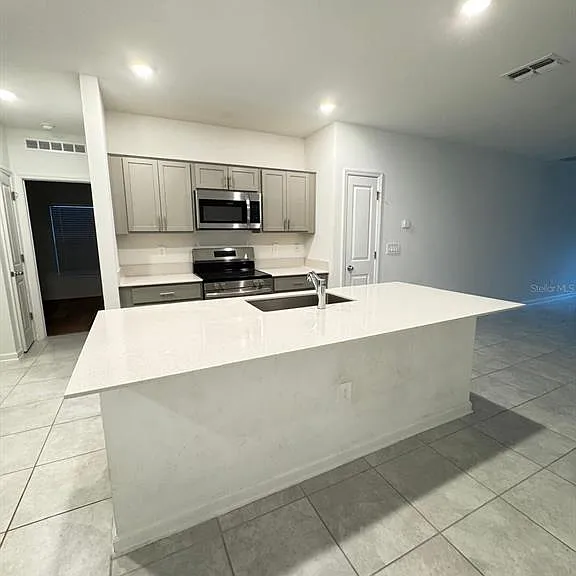 1204 Deepwater Cir — Photo 4