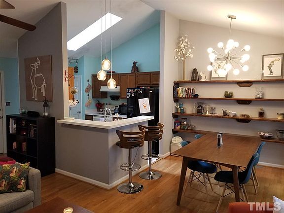 5th image of 4704 Knightsbridge Way