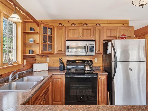 5th image of 2379 Intervale Road