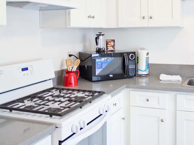 1033 Cordova St #15 — Photo 7