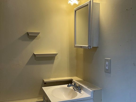 3rd image of 578 Washington Ave Unit 3