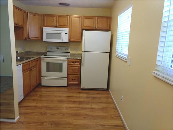 5th image of 14 Vista Gardens Trl