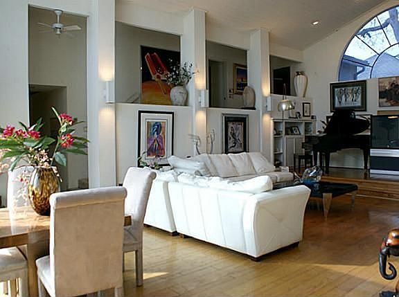 4th image of 508 Guadalajara Cir