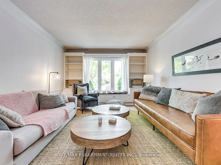 1239 White Ln — Photo 4