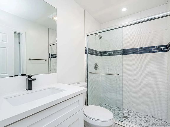 5th image of 3968 Alabama St