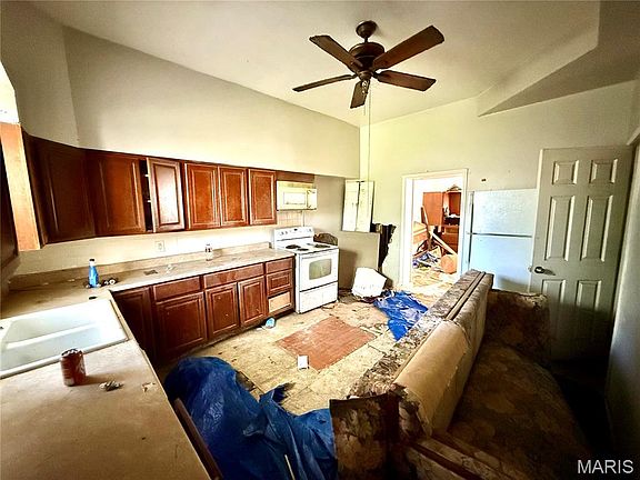 5th image of 4110 Oregon Ave