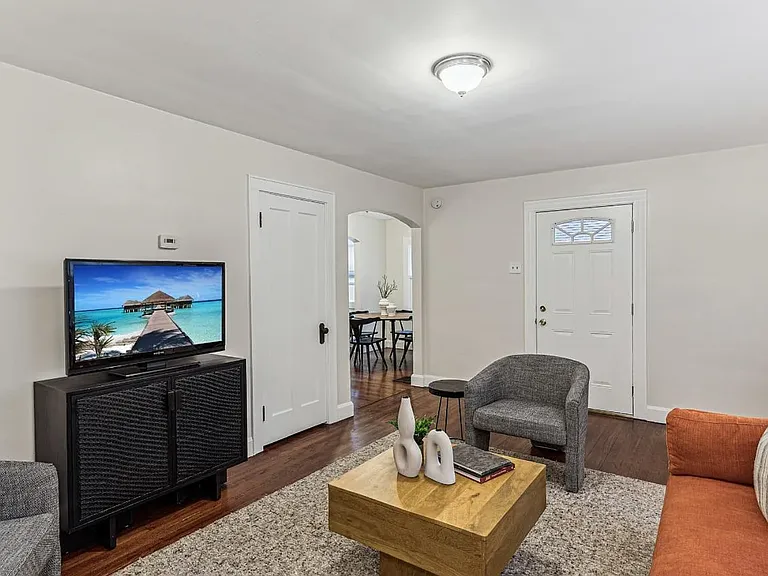 5554 Dunning Pl — Photo 4