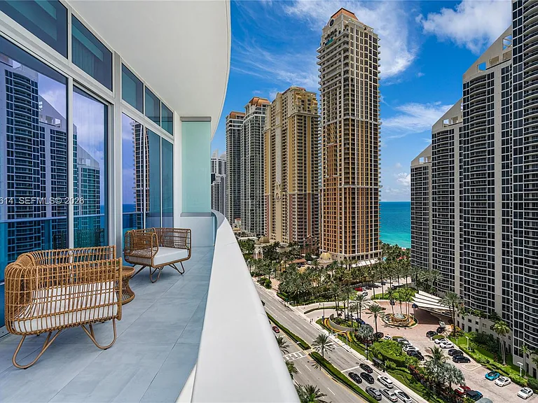 17550 Collins Ave #Penthouse 1 — Photo 18